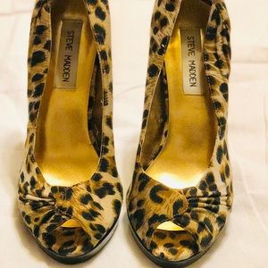 Steve Madden Heels Leopard Print   SZ 7.5